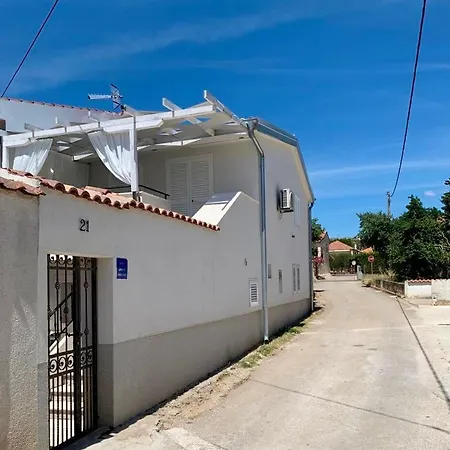 Divna Apartment